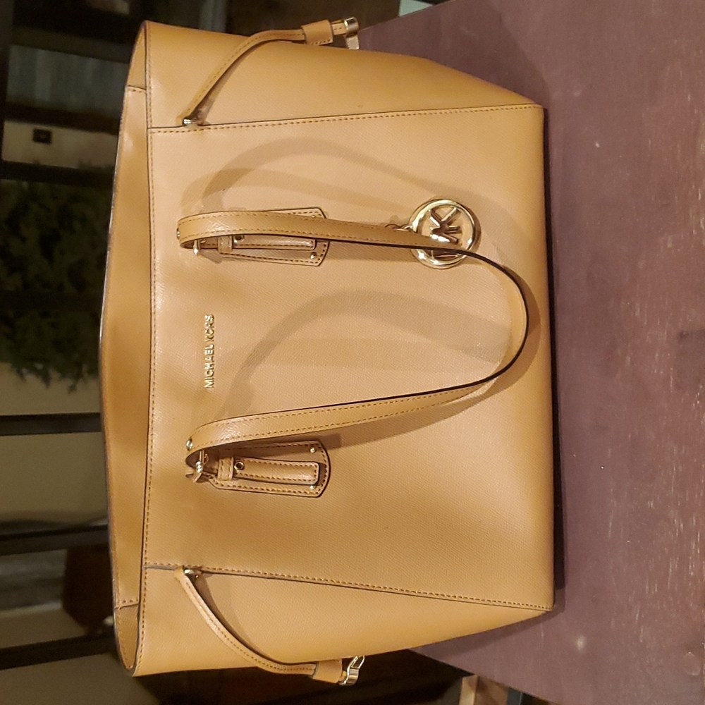 Michael Kors Tote